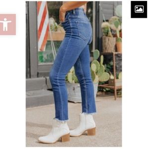 Womens Flying Monkey Raw Hem High Rise Ankle Jeans, Size 28